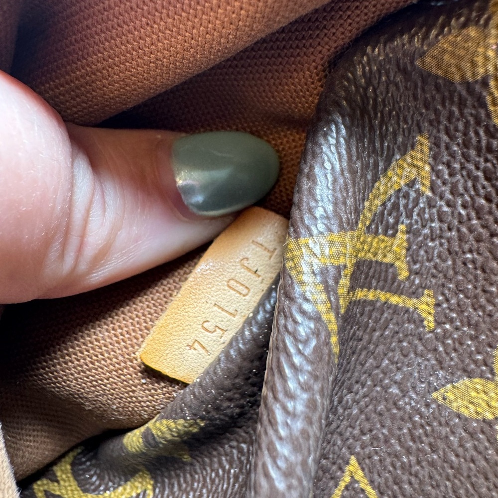 SOLD Louis Vuitton Totally MM Monogram Tote Bag - Picture 6 of 14